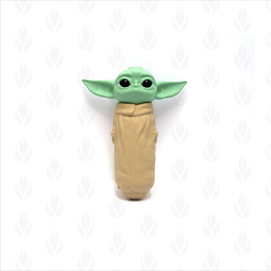 Pipa de silicón con diseño inspirado en Baby Yoda 